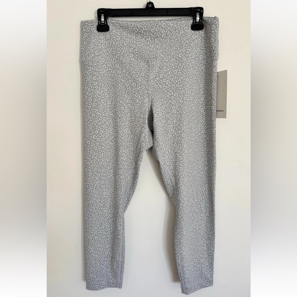 Lululemon Leggings Size 14 Wunder Train HR Tight 25” LDSM NEW Leopard Print